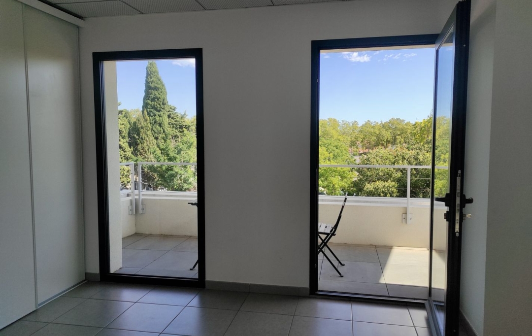 LM PATRIMOINE : Local / Bureau | PEZENAS (34120) | 30 m2 | 99 000 € 